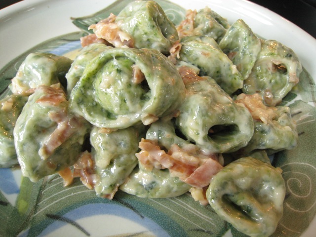 Green Tortellini with Meat and Ricotta Stuffing – Pomodori e Vino